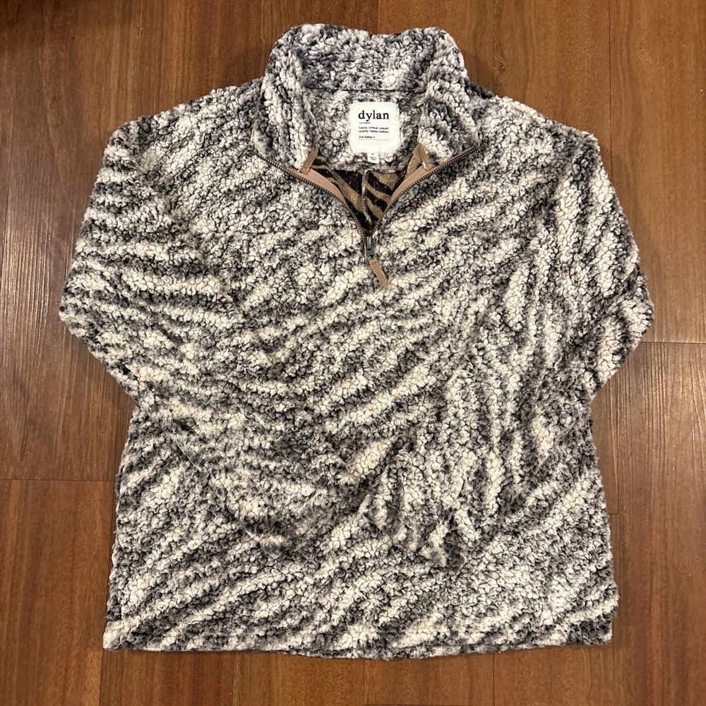 Dylan by True Grit Women's M Zebra Sherpa Fleece Quarter Zip Pullover Cozy